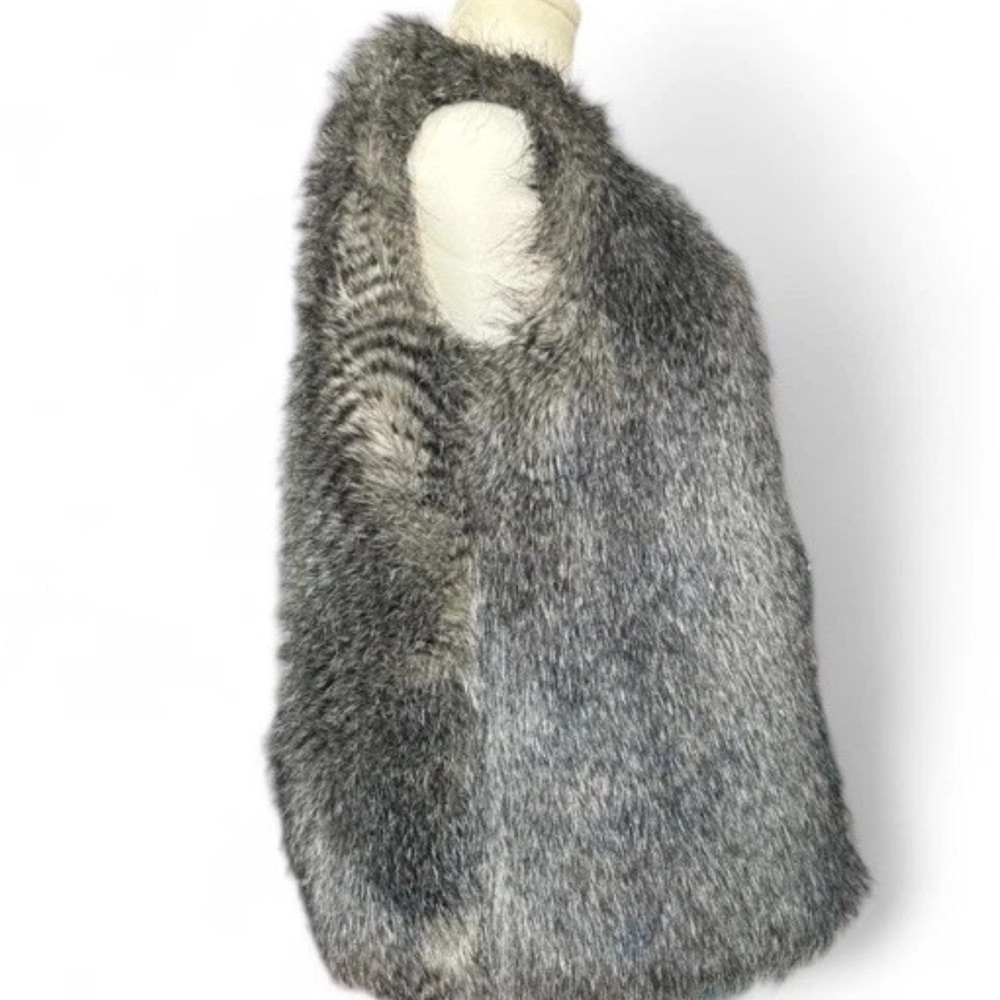 Stevie Mac Grey Faux Fur Vest Size Medium - Picture 3 of 8